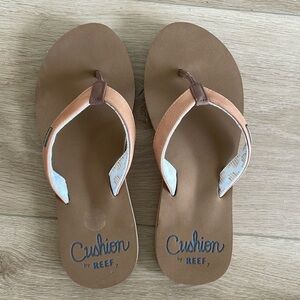 Cushion by Reef Women’s Sandals Size 7